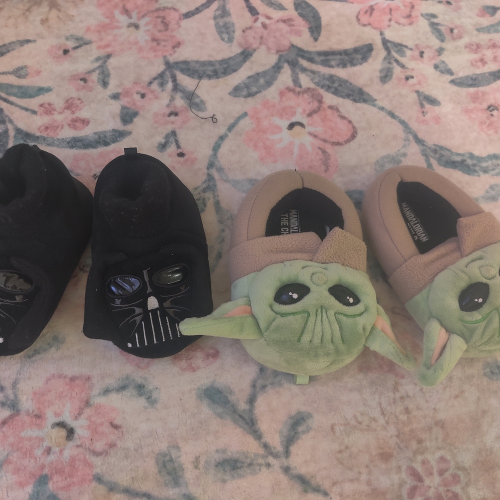 Star Wars Baby Slippers - Black and Green Characters